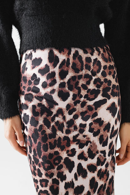 Saia midi com estampa de leopardo