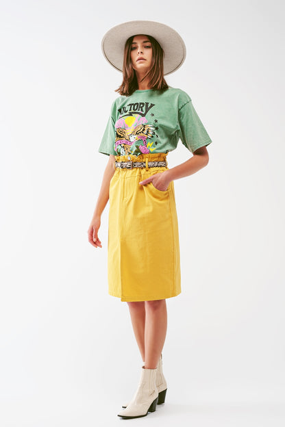 Saia reta com cintura estilo paper bag e fenda frontal em amarelo