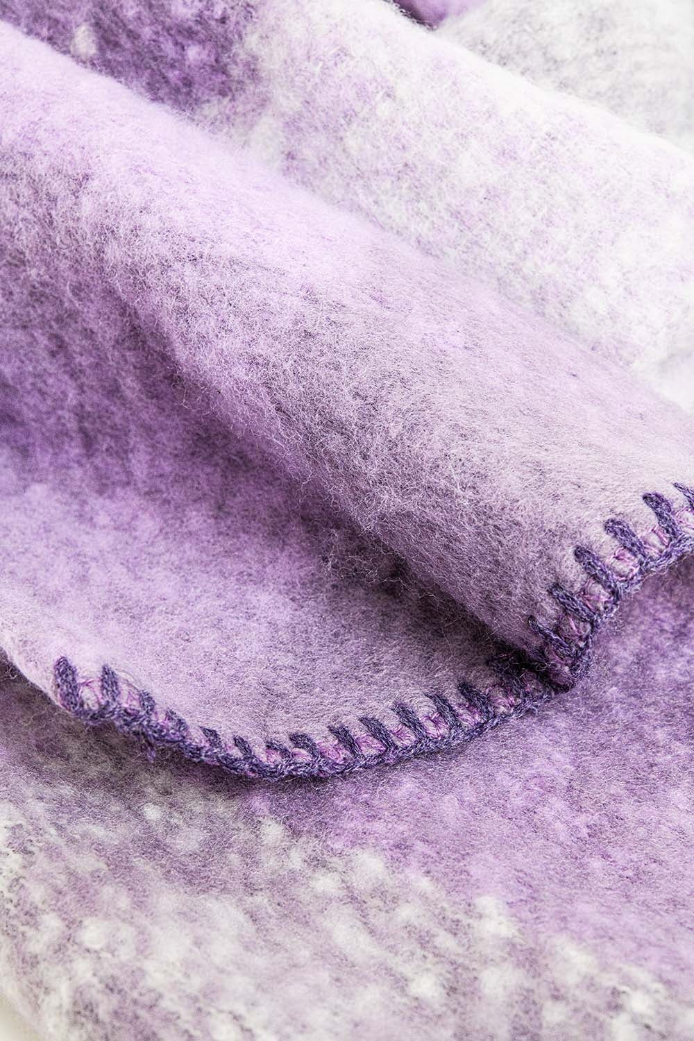 Scarf in beige and purple