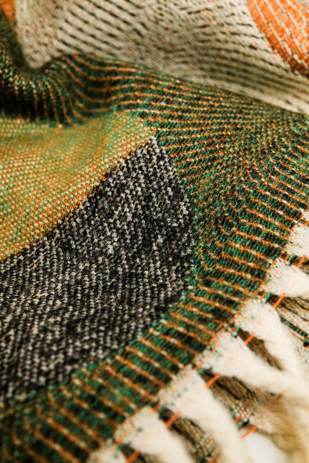 Cachecol estampado com círculos em verde
