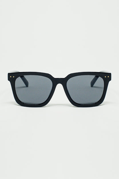 Q2 square bevel frame sunglasses in black