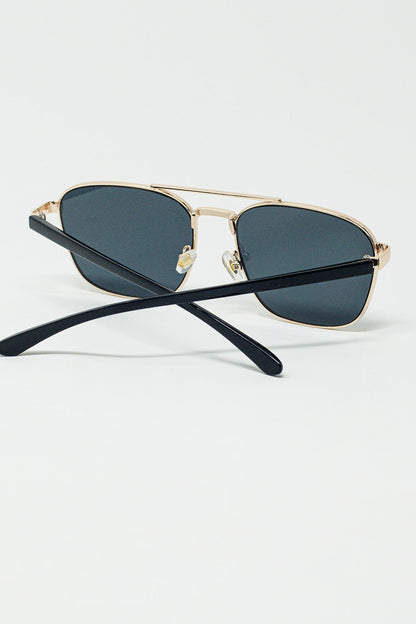Óculos de sol quadrados de metal com lentes pretas fumê