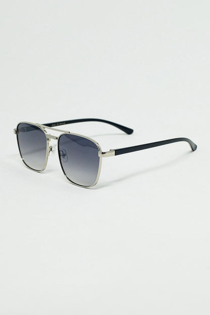 Óculos de sol quadrados de metal com lentes cinza fumê