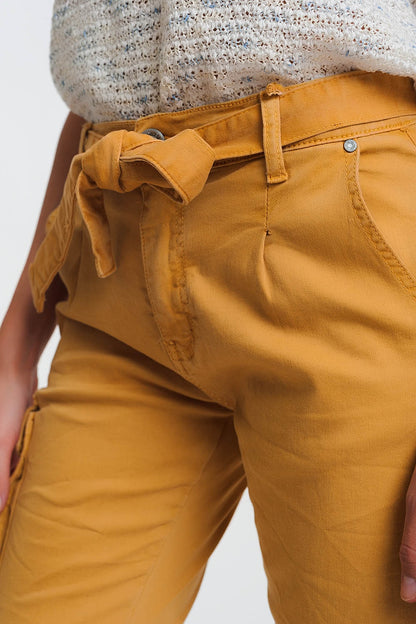 calça corte reto mostarda