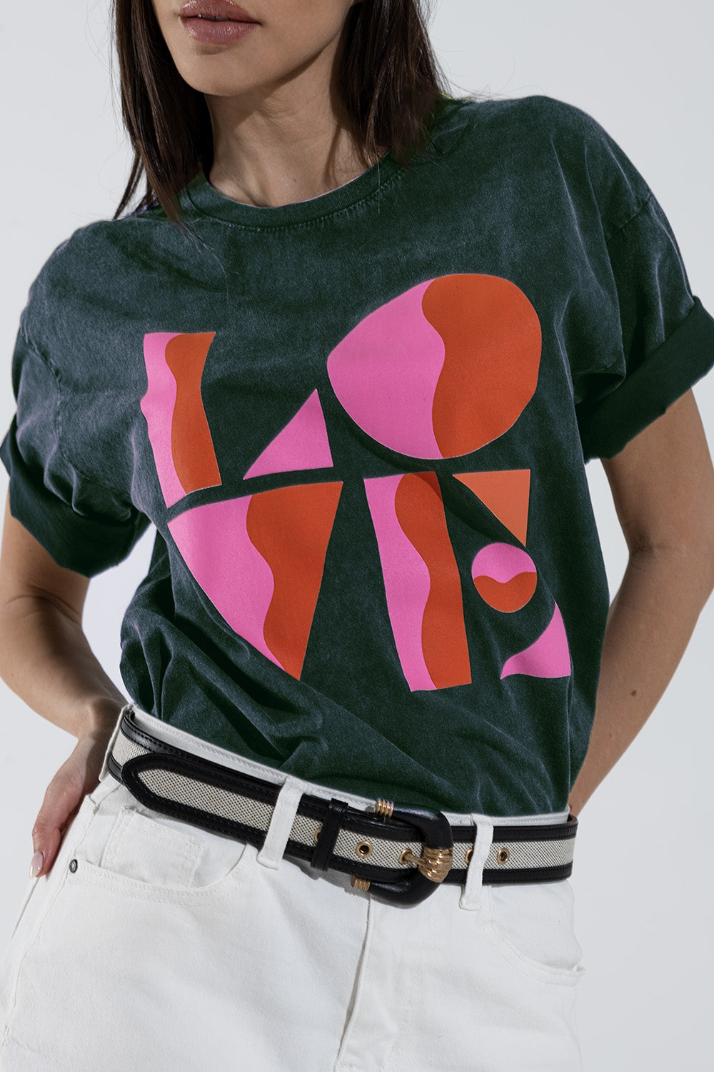 Camiseta com estampado digital art déco LOVE em cinza