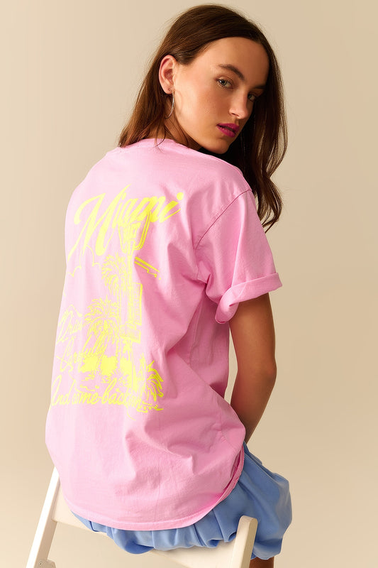 Q2 T-shirt cor-de-rosa com impressão do logótipo de Miami em amarelo