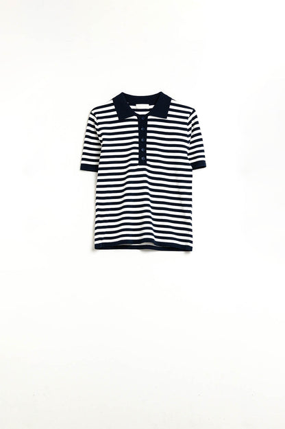 T-shirt pólo de malha às riscas brancas e marinhas