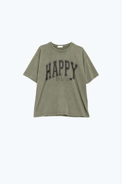 Q2 T-Shirt relaxada com gráfico Happy Vibes verde caqui lavado