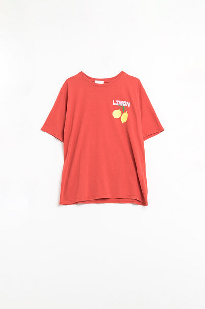 T-shirt vermelha descontraída com estampado de limão fabricada em Itália