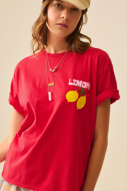 T-shirt vermelha descontraída com estampado de limão fabricada em Itália