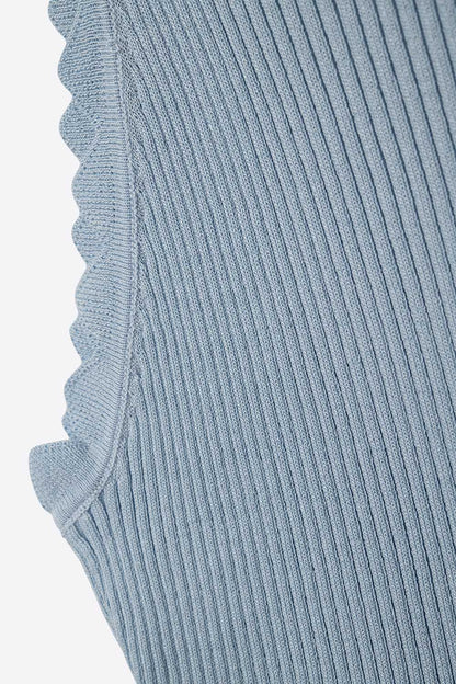 Tank Top azul bebé com pormenor nas axilas com nervuras