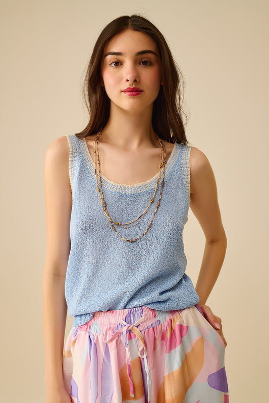 Q2 Tank Top de malha azul claro com rebordo branco