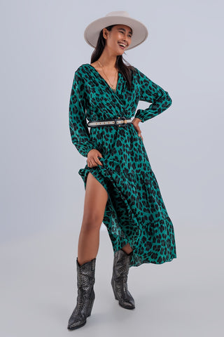 Vestido longo envelope com manga longa e camadas em verde