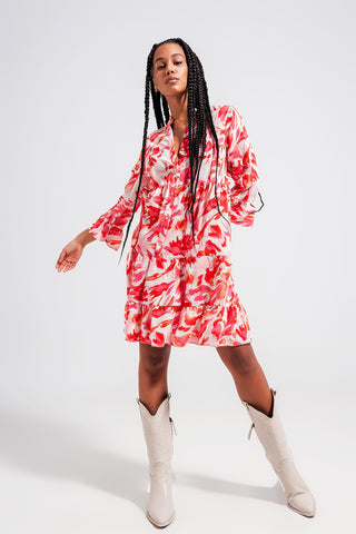 Vestido curto em camadas em fúcsia