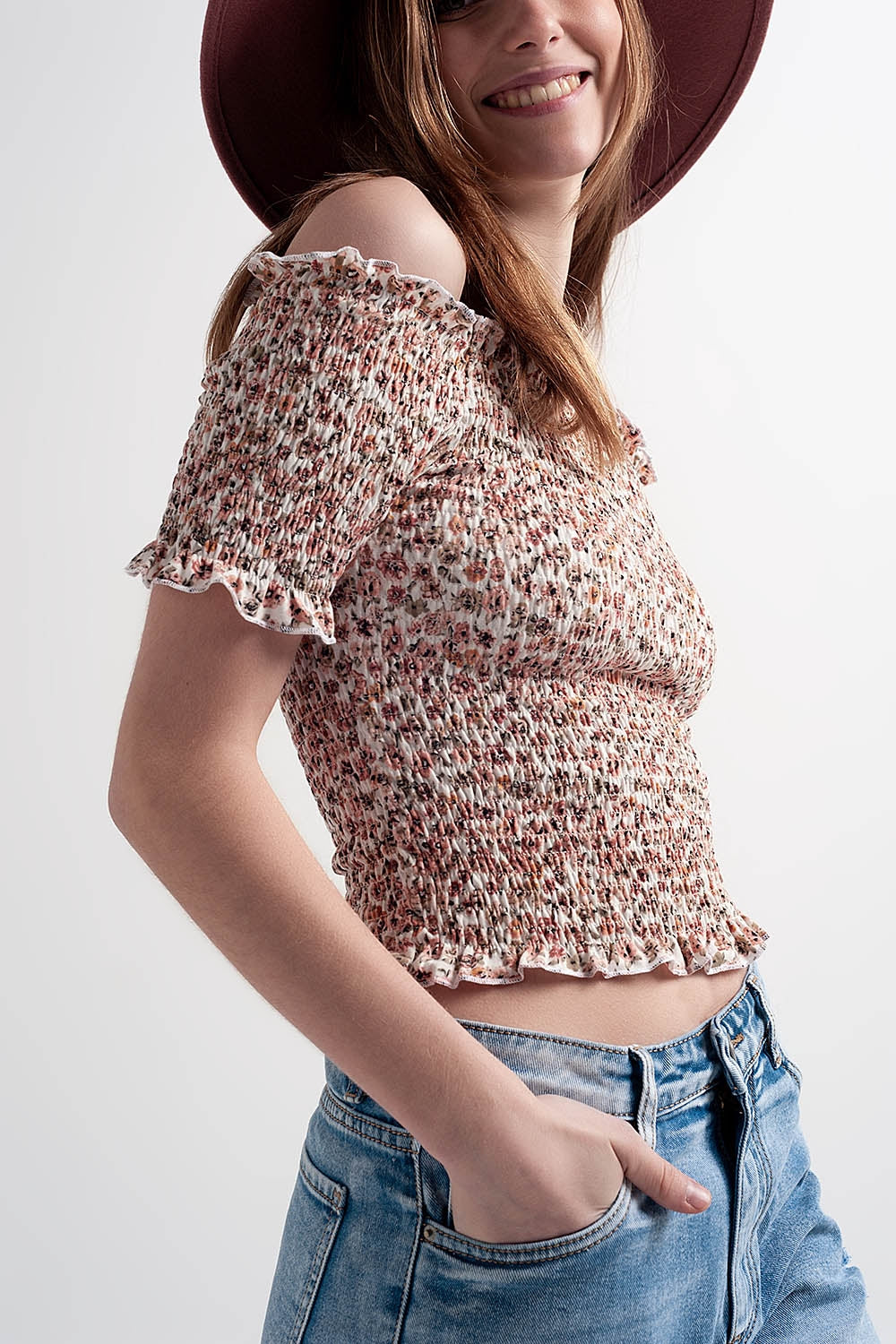 Top com decote Bardot e estampa floral