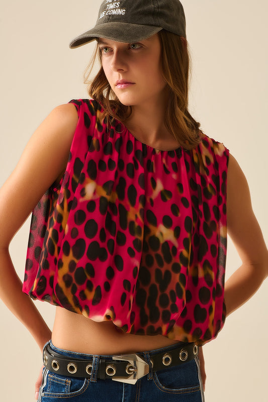 Q2 Top com pregas e estampado animal em vermelho e preto