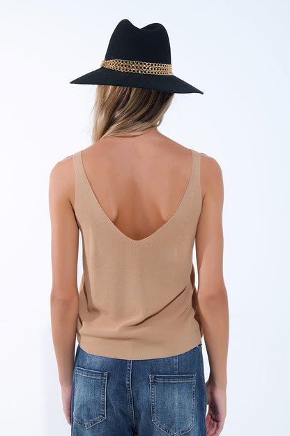 Top curto em malha camel com botões
