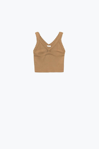 Top de malha canelada camel com decote em V recortado
