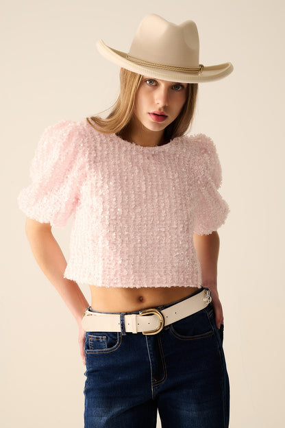 Top rosa com detalhe de lantejoulas e mangas bufantes