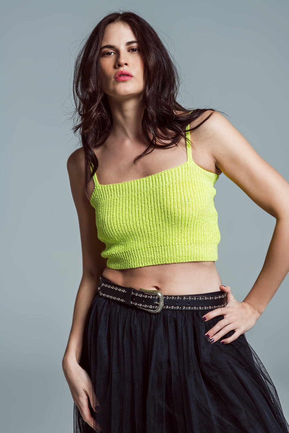 Top verde-limão com alças em forma de esparguete