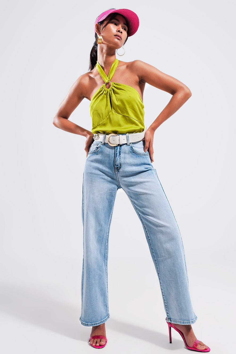 Topo de colarinho halter verde lima com detalhe de anel