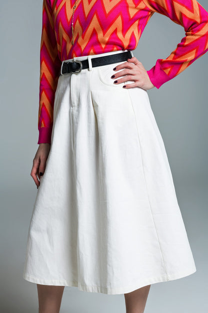 Uma linha Saia Midi Branca Com Bolsos em Branco