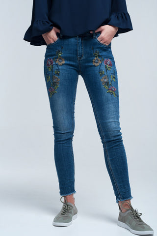 Vaqueiro com flores bordadas