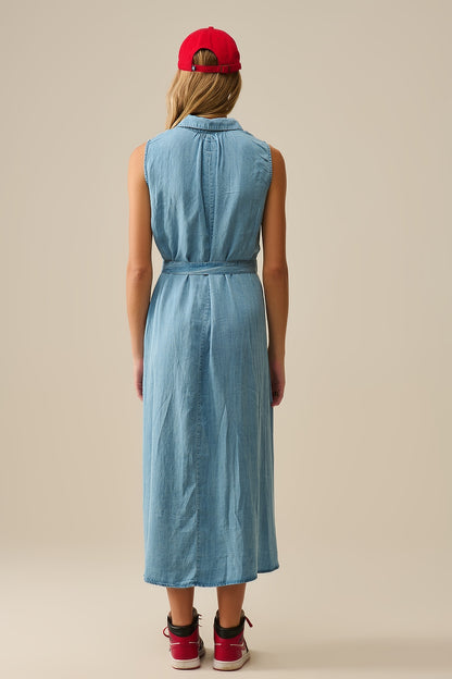 Vestido camisa sem mangas em tecido tencel em azul