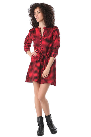 Vestido camisa aos quadrados vermelhos