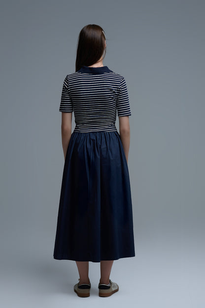 Vestido com top às riscas e saia midi em popeline em azul-marinho