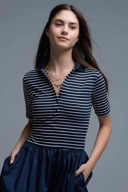 Vestido com top às riscas e saia midi em popeline em azul-marinho