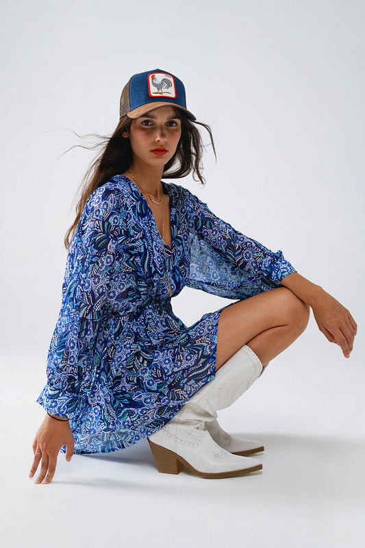 Q2 Vestido curto azul com estampa abstrata e cintura ajustável