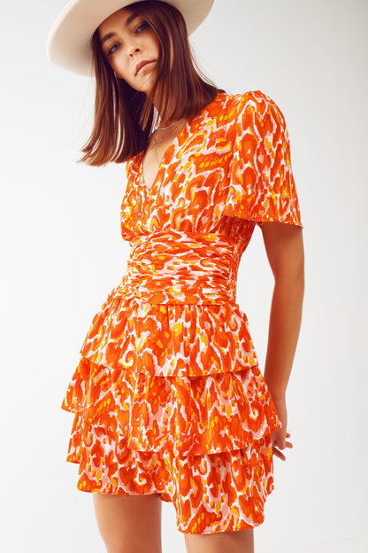 Vestido curto com decote em V e estampa floral laranja