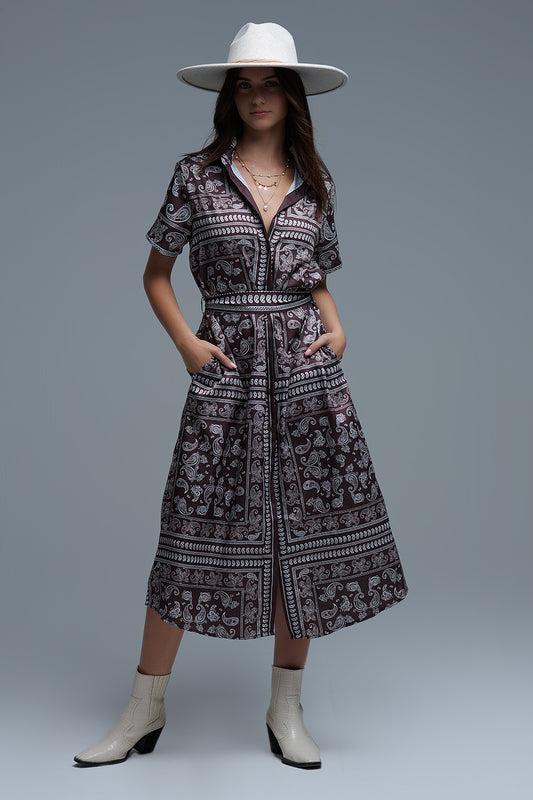 Q2 Vestido de manga curta com estampado Paisley em castanho