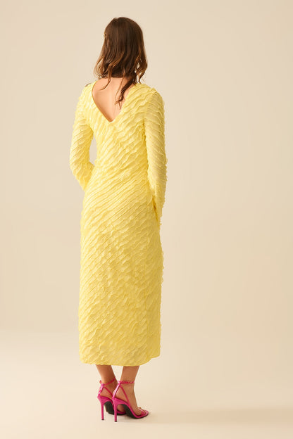 Vestido maxi amarelo manteiga com design de folhos mini Bias