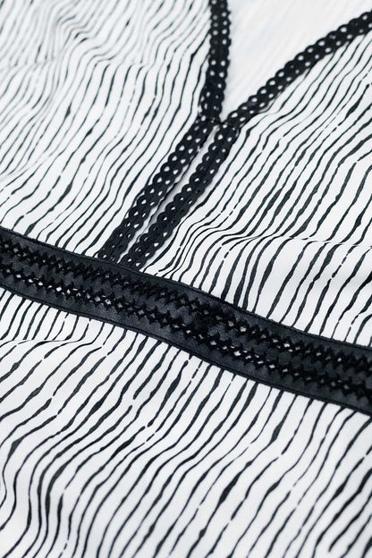 Vestido Maxi às riscas brancas com decote em V e mangas curtas