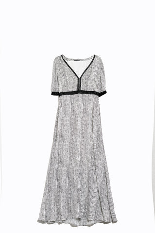Vestido Maxi às riscas brancas com decote em V e mangas curtas