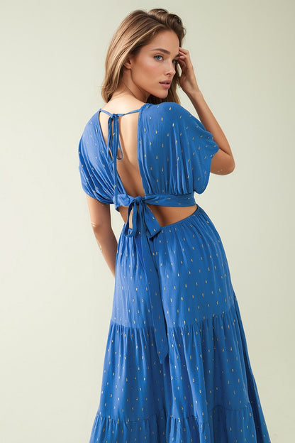 vestido maxi azul solto com detalhes dourados