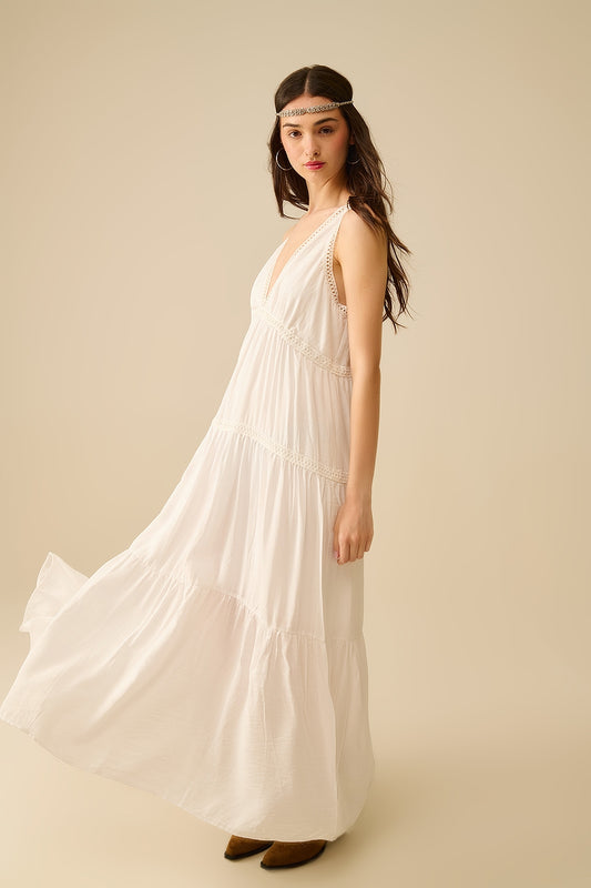 Q2 Vestido Maxi branco com pormenores em renda e estilo boho