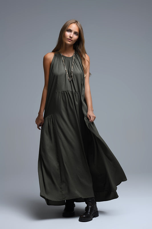 Q2 Vestido maxi cáqui com decote haltere e pormenores de costura