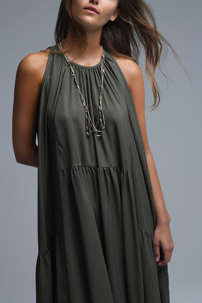 Vestido maxi cáqui com decote haltere e pormenores de costura