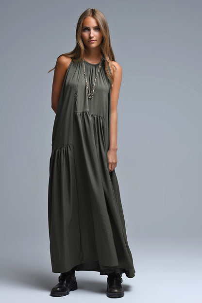 Vestido maxi cáqui com decote haltere e pormenores de costura