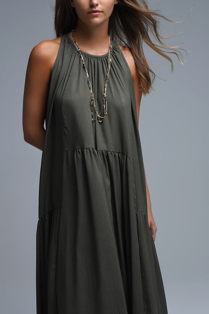 Vestido maxi cáqui com decote haltere e pormenores de costura
