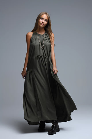 Vestido maxi cáqui com decote haltere e pormenores de costura