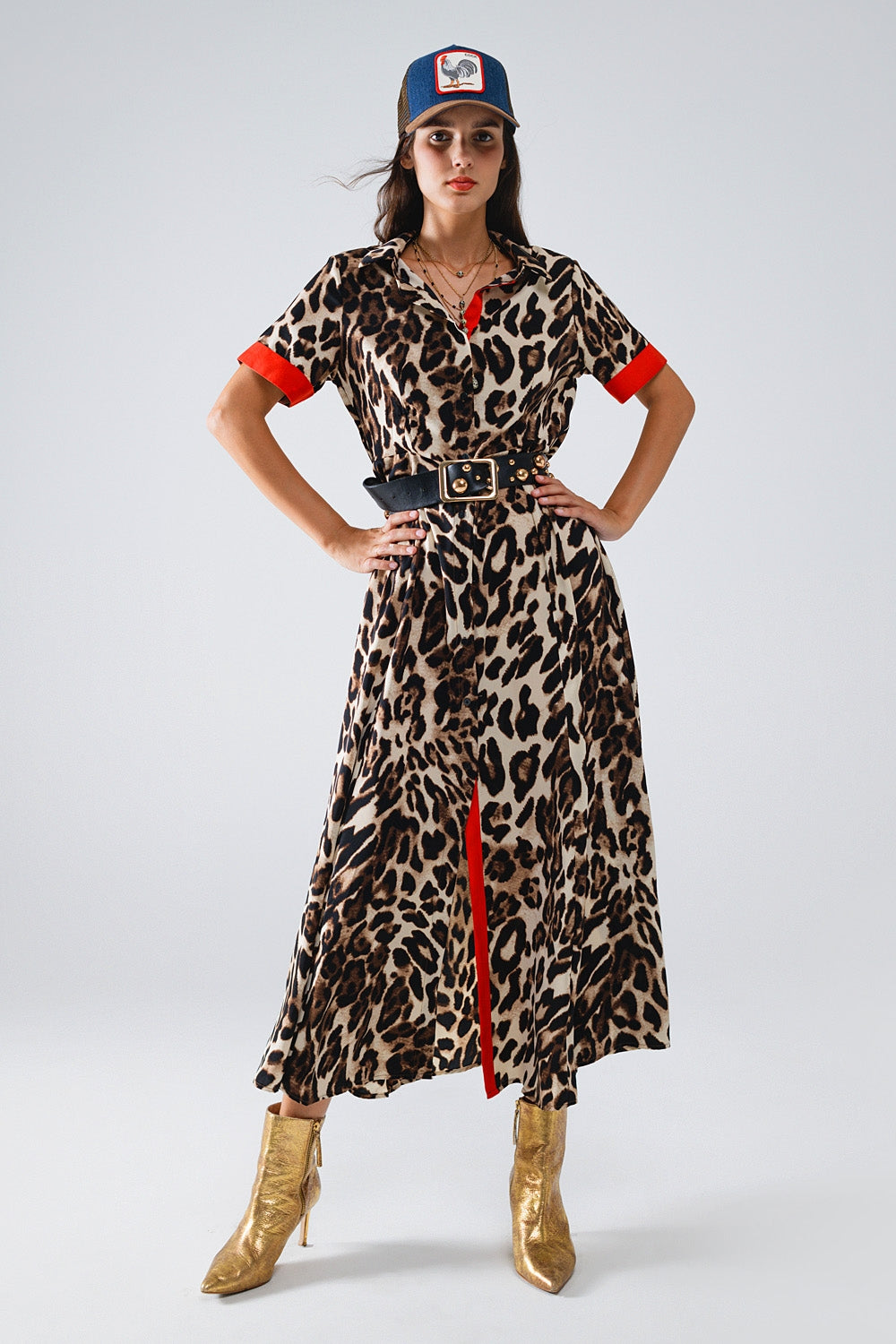Vestido Maxi Leopardo com Botões e Detalhes Vermelhos