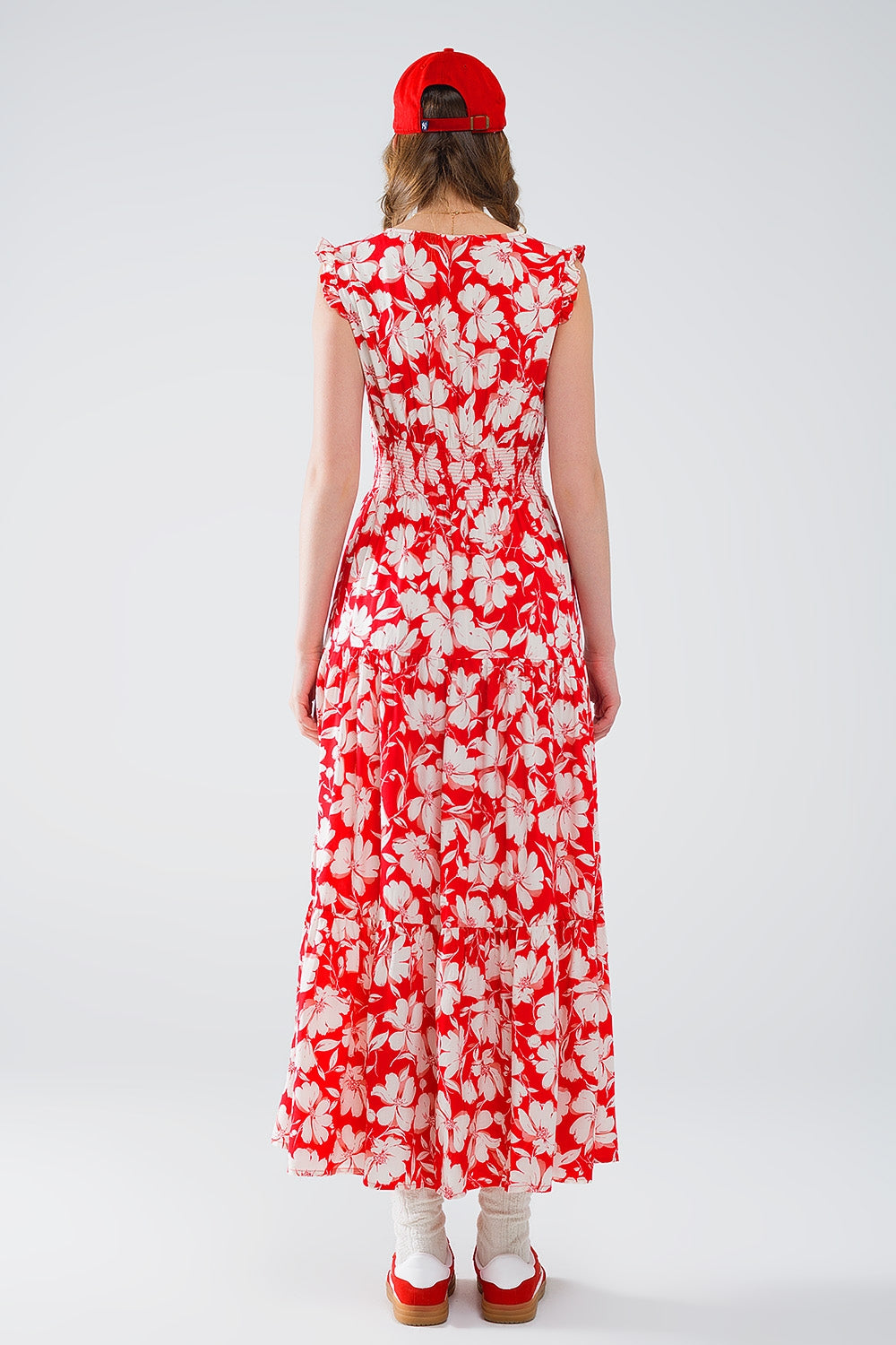 Vestido maxi vermelho com estampado floral e decote em V