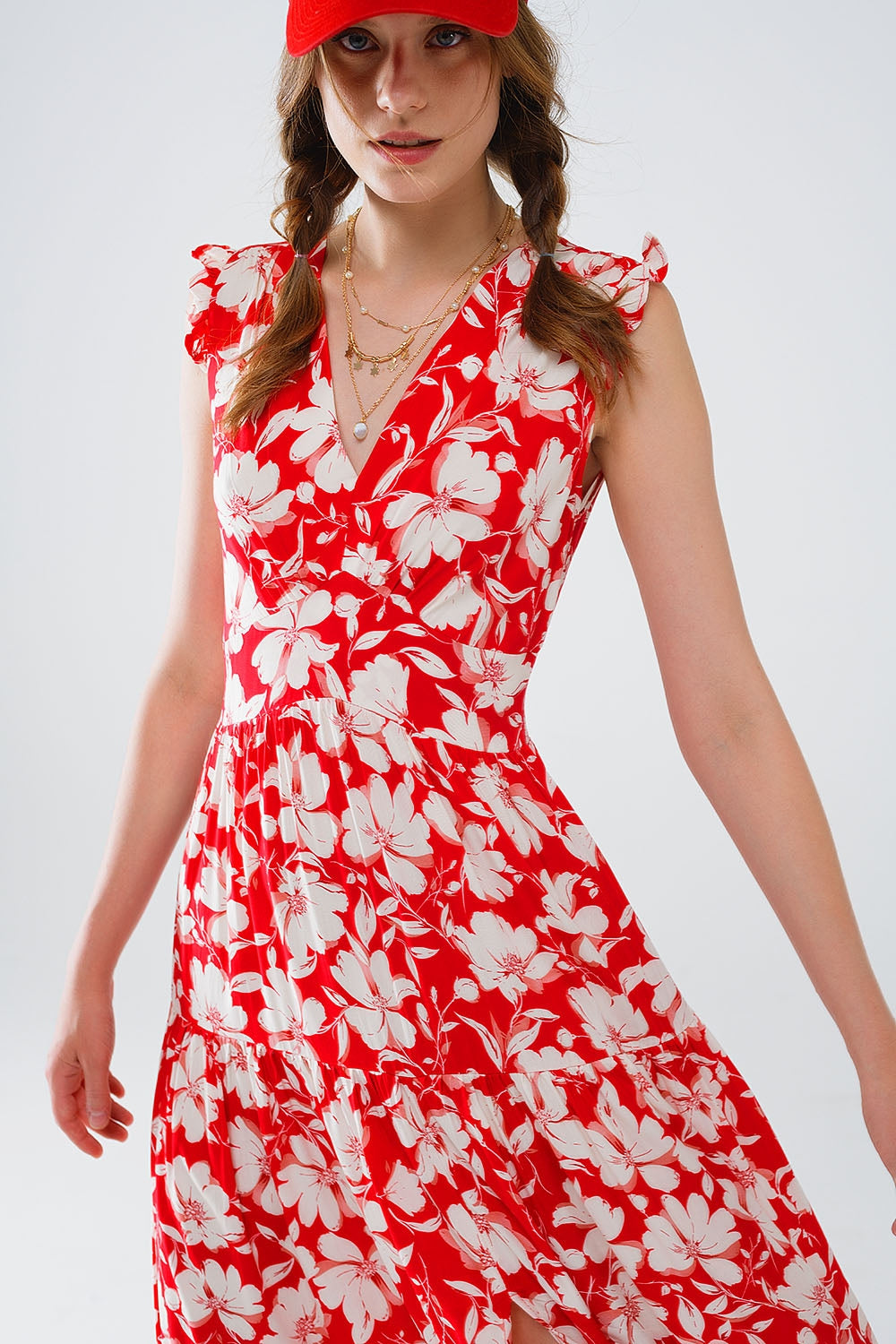 Vestido maxi vermelho com estampado floral e decote em V