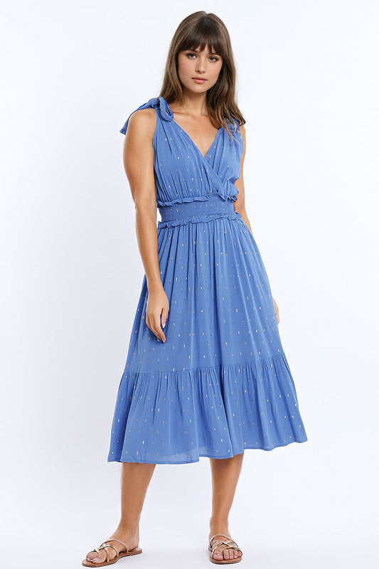 Q2 Vestido midi azul com cintura marcada e bolinhas douradas
