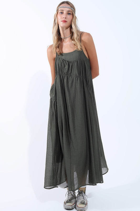 Q2 Vestido midi cáqui com alças finas e pormenores enrugados