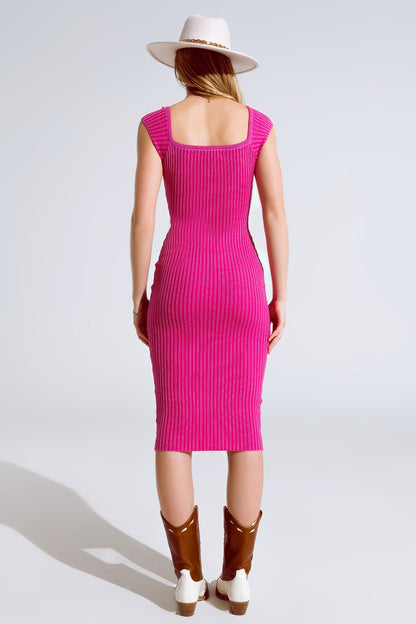 Vestido midi cor-de-rosa com nervuras grossas e mangas curtas